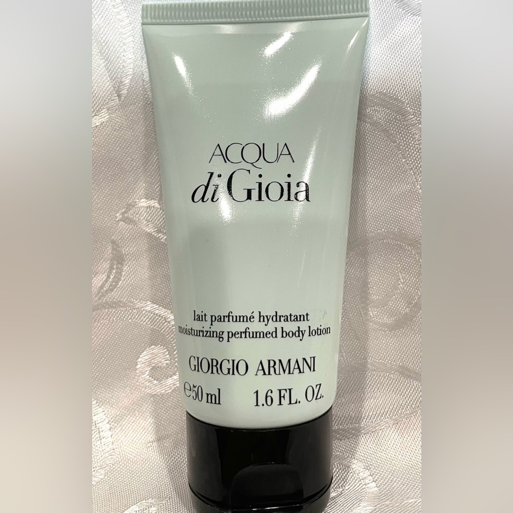 CLEARANCE! Giorgio Armani Hydrating Body Lotion - New No Box